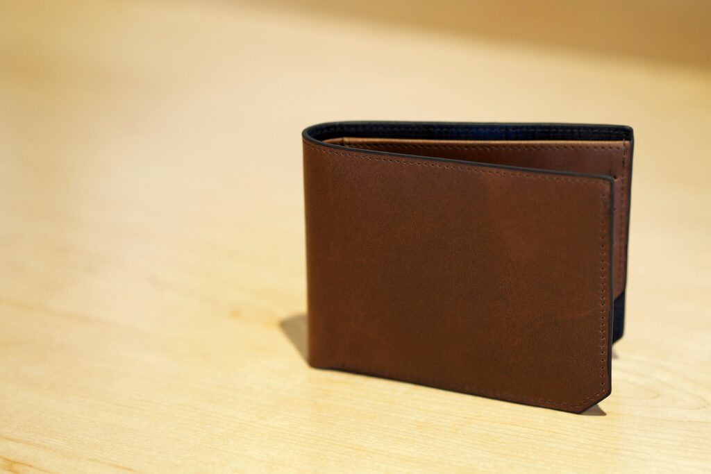 wallet g3c0cab1bd 1920 1024x683 - 【2022年】風水で選ぶお財布の色とは？金運効果が高い財布の選び方を紹介