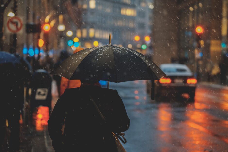 osman rana GXEZuWo5m4I unsplash 940x627 - 夢占いで知る！「雨上がり」の基本的な意味と9つの解釈ポイント