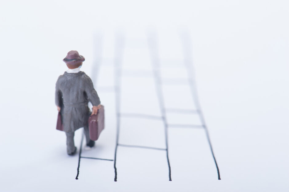 pixta 18679640 M 1 2 940x625 - 初心者でも安心！「就活の軸の見つけ方」を徹底解説！！