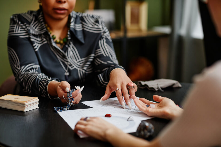 pixta 88124290 M 940x627 - ０学で占う今年の運勢！無料診断！