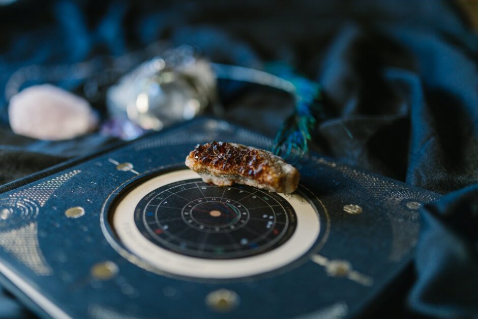 pexels rodnae productions 6806707 940x627 - 【誕生日占い】運命数って何？その調べ方や性格の特徴も紹介！