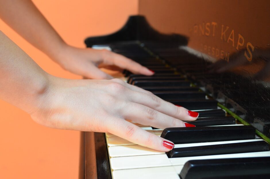 piano 7264156 1280 940x623 - 【2020年最新】最安の岡山のおすすめ・人気のピアノ教室ランキングと口コミ