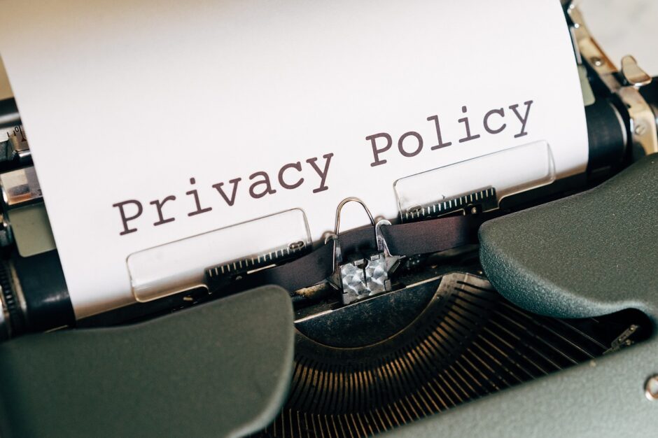 privacy policy 5243225 1280 940x626 - 個人情報漏れの心配なし！初回無料＋会員登録なしで鑑定できる電話占い3選！